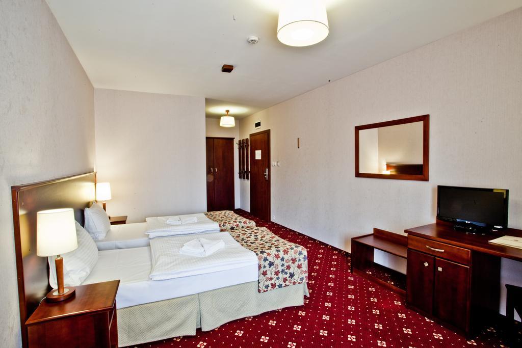Hotel Stara Szmergielnia Bielsko-Biala Bilik gambar
